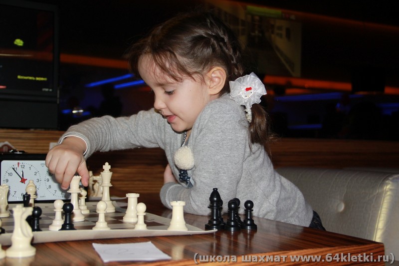 Катя - самая юная участница турнира.)